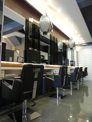 米蘭時尚髮型-中華分店-undefined