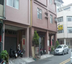 高雄火車站／高醫 獨立出入套房出租 -可短期，最短租期1個月（附網路１００Ｍ）-undefined