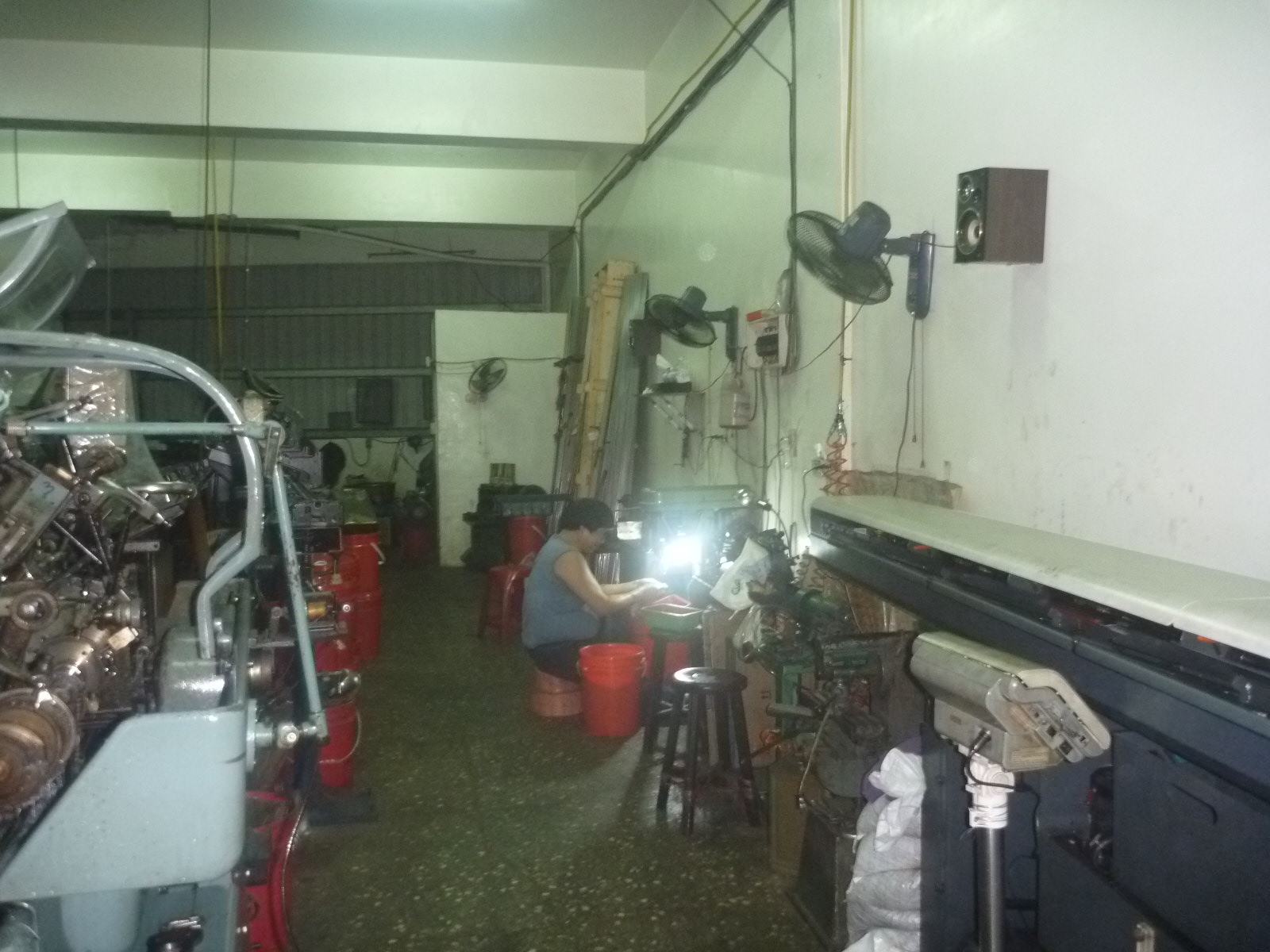 CNC車床加工製品-菘鴻有限公司專製：SUS、SUM、銅、鋁合金等之電子、五金、汽機車之加工。