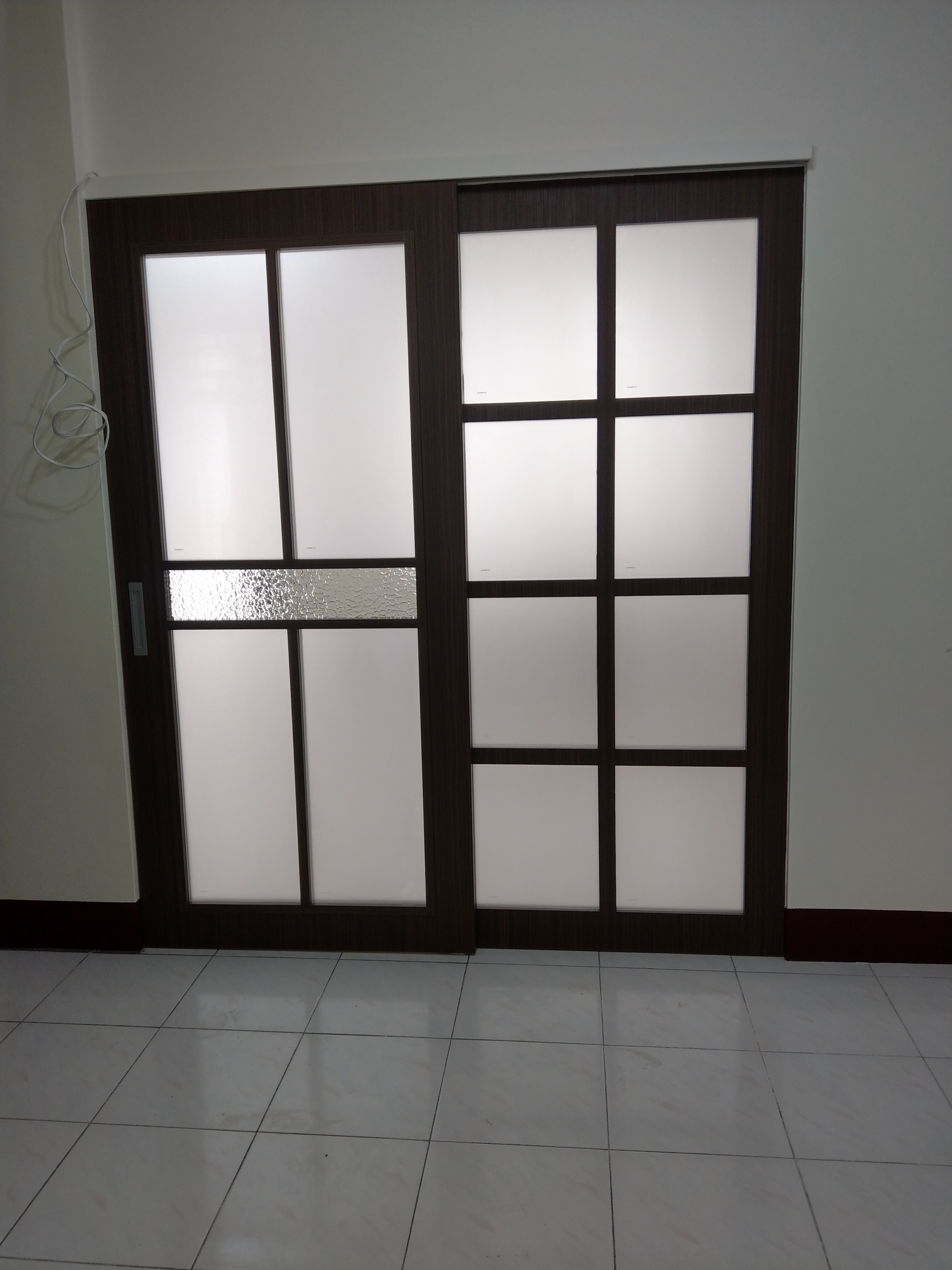 客廳及廚房推拉門