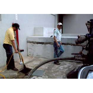 縣政府抽肥作業