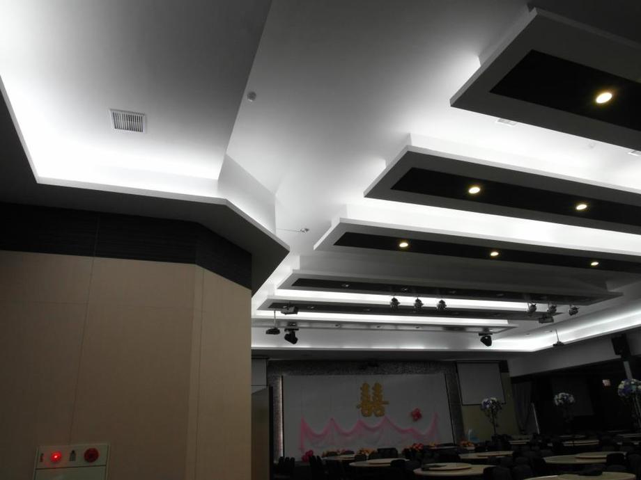 暗架天花板