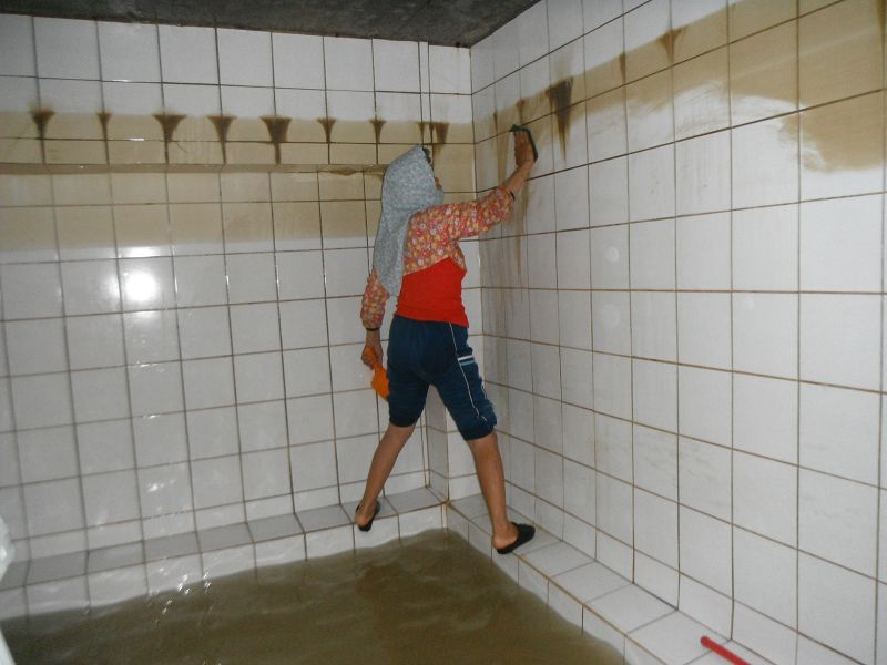 大樓水塔清洗中(1)