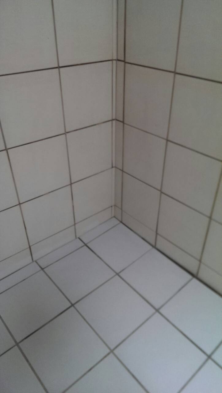 基隆八堵社區住家洗水塔後