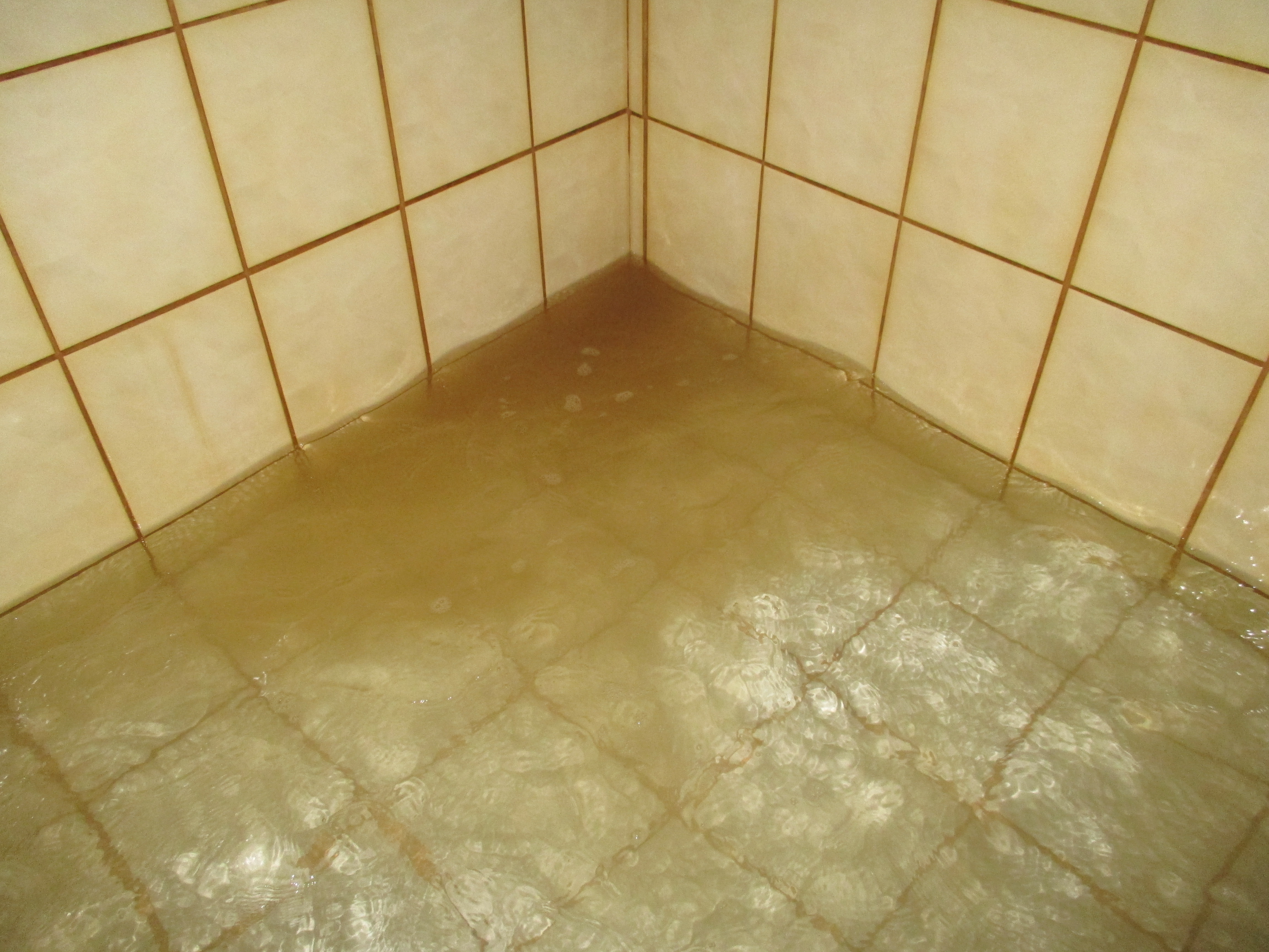 基隆仁愛區社區洗水塔前