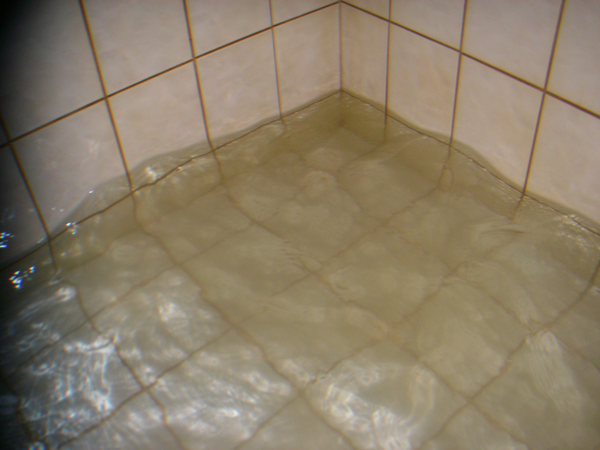 基隆仁愛區社區洗水塔前