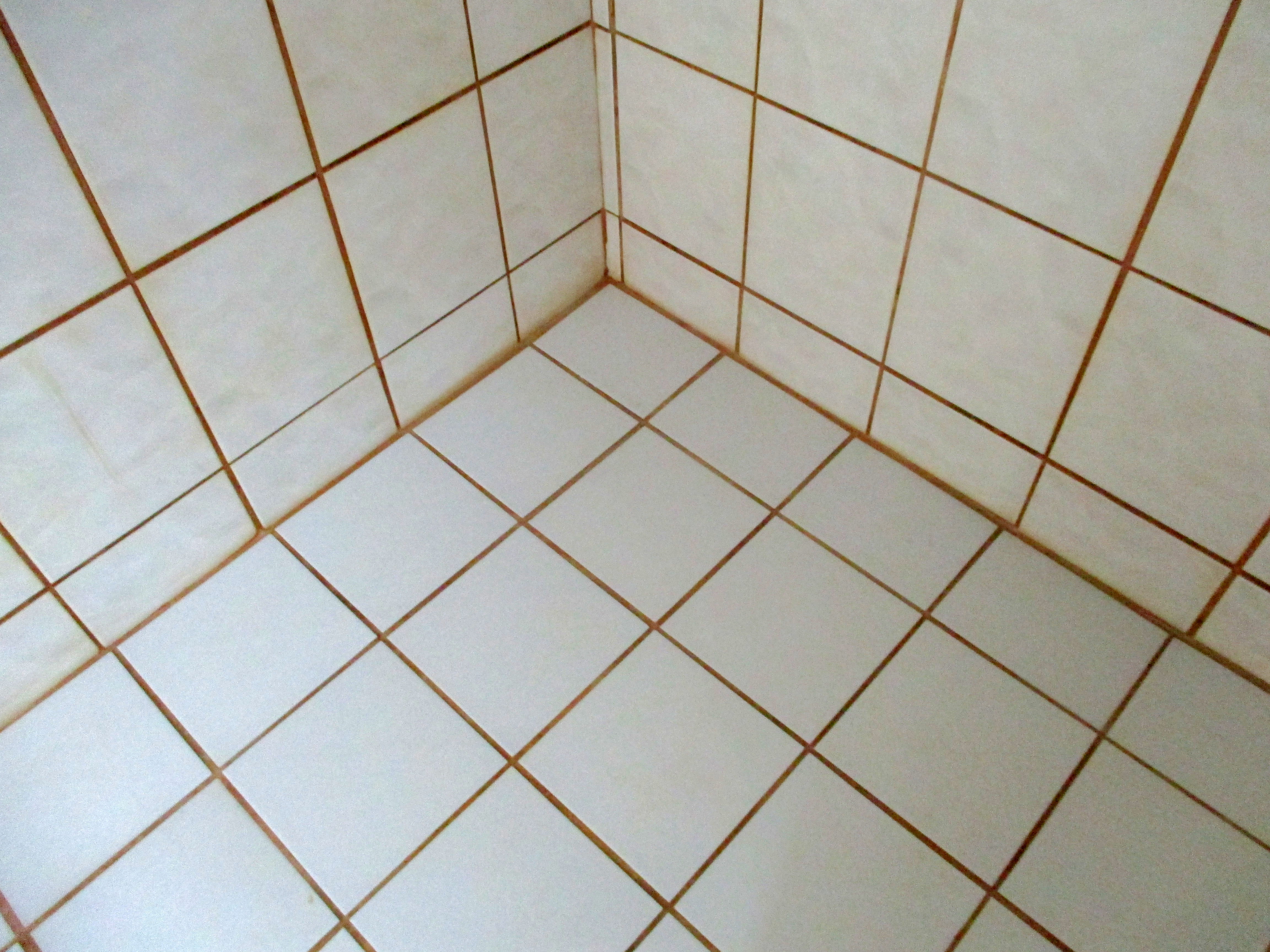 基隆仁愛區社區洗水塔後