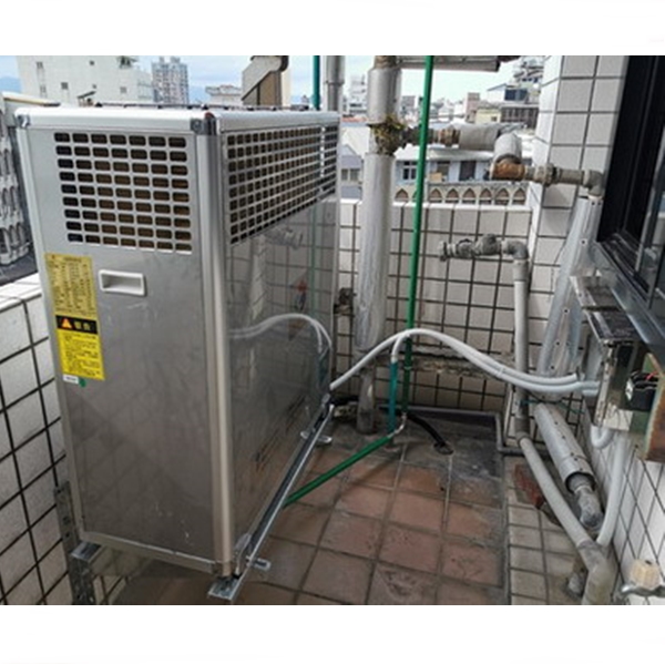 熱泵熱水器比電熱水器省70-80%，沒太陽也可以做熱水~