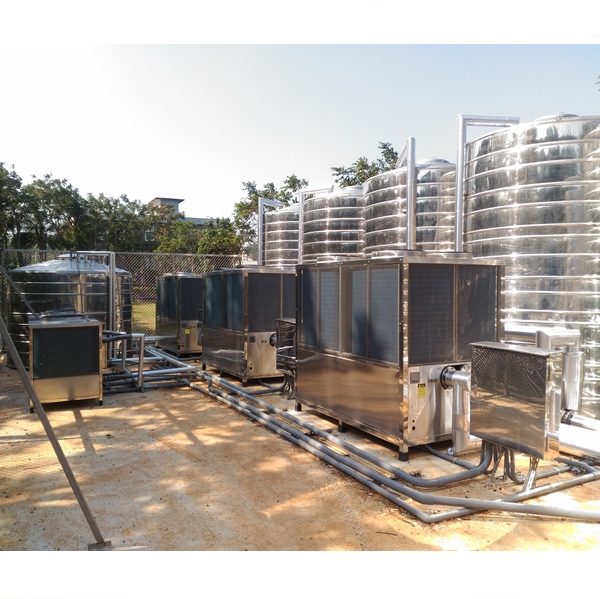 熱泵熱水器比電熱水器省70-80%，沒太陽也可以做熱水~