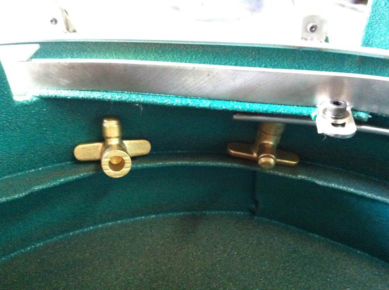 各式五金零件-振動送料機