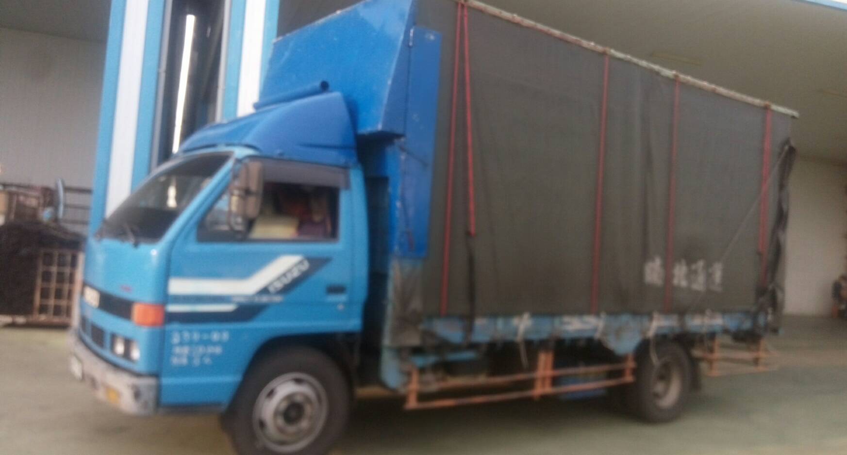 暔北貨運行8噸貨車