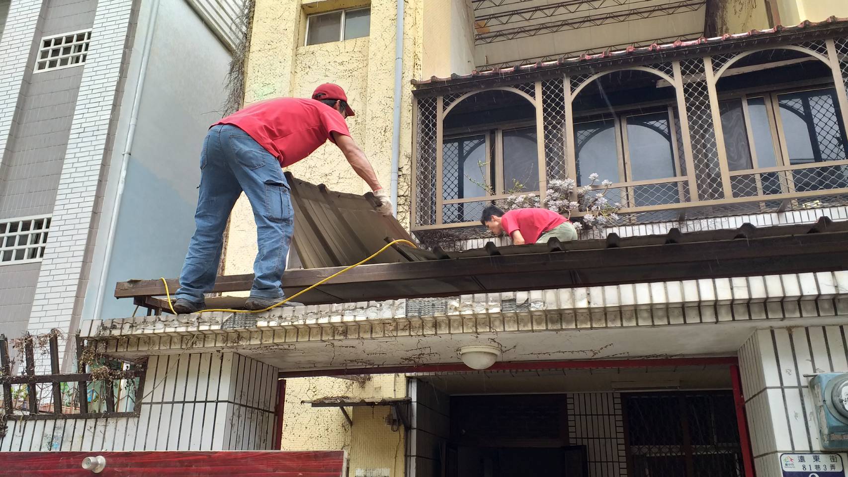 【勁猛工程行】-台中專業的拆除工程公司,拆除工程,中部房屋拆除,裝潢拆除,專業打石,廢棄物清運,百貨