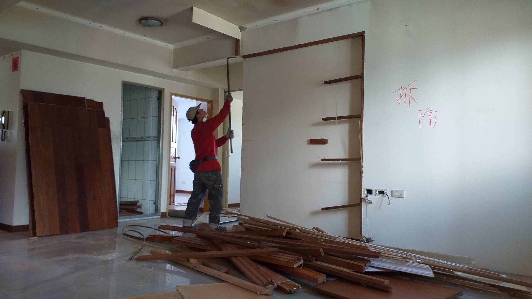 【勁猛工程行】-台中專業的拆除工程公司,拆除工程,中部房屋拆除,裝潢拆除,專業打石,廢棄物清運,百貨