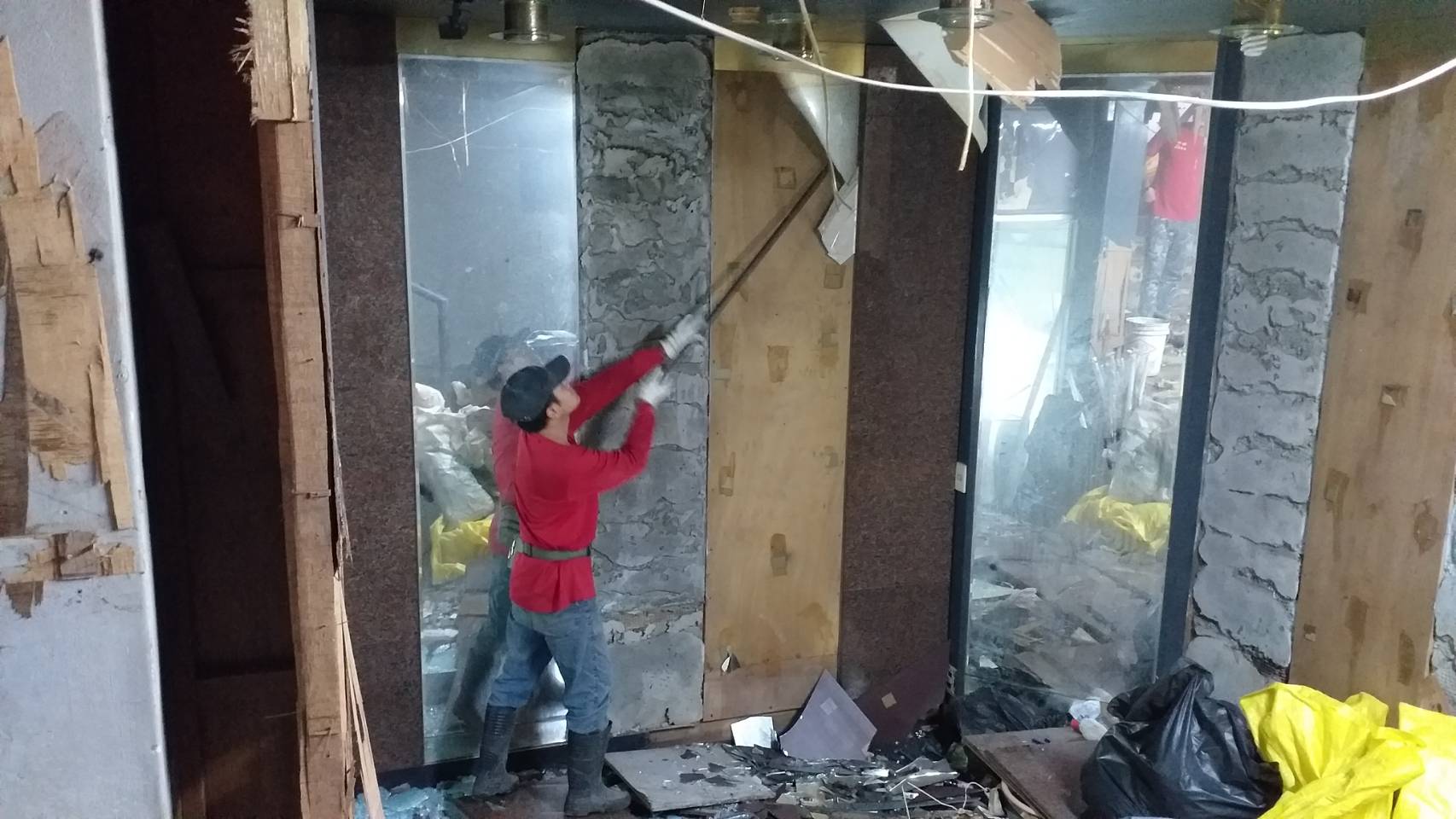 【勁猛工程行】-台中專業的拆除工程公司,拆除工程,中部房屋拆除,裝潢拆除,專業打石,廢棄物清運,百貨