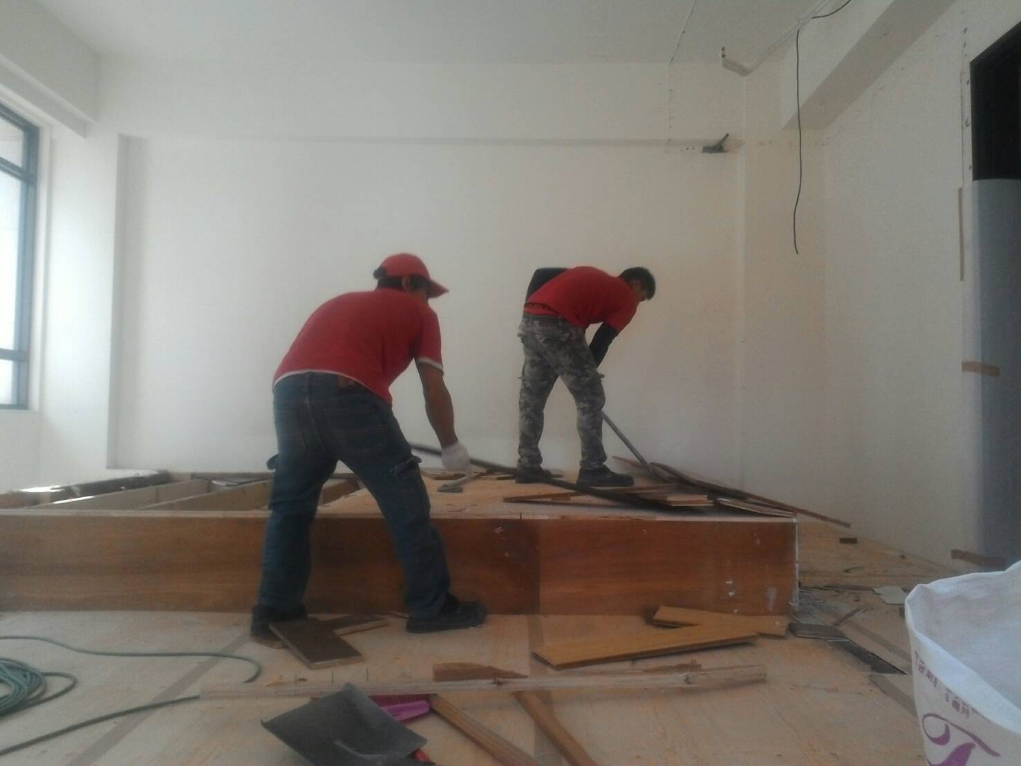 大遠百專櫃拆除