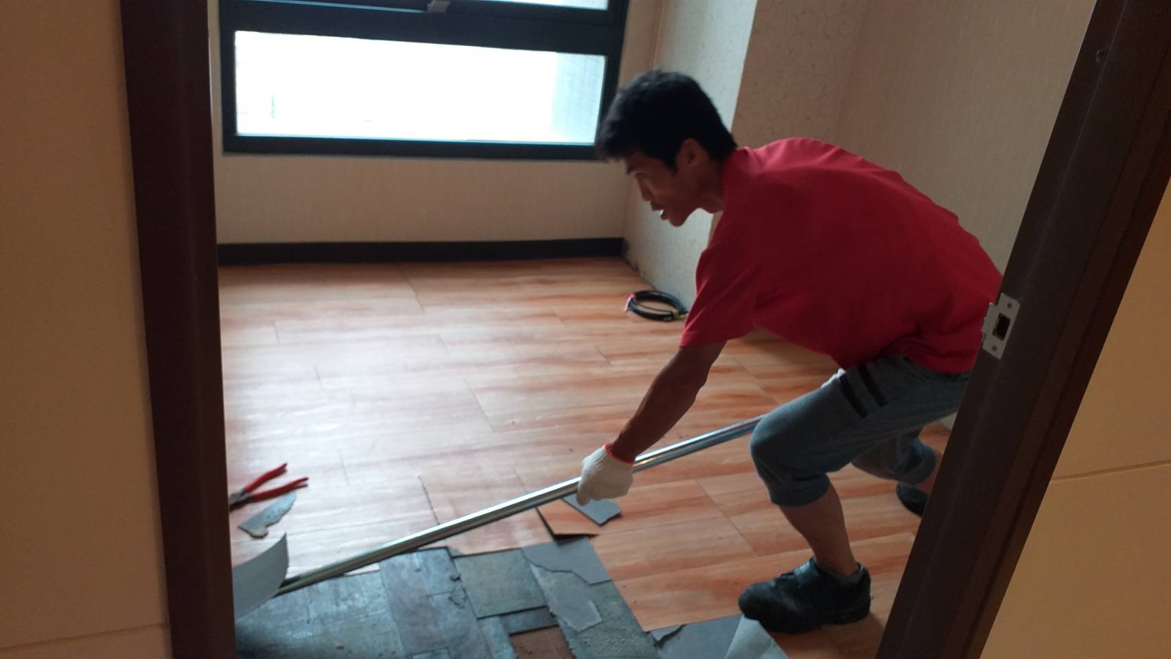 【勁猛工程行】-台中專業的拆除工程公司,拆除工程,中部房屋拆除,裝潢拆除,專業打石,廢棄物清運,百貨業拆除