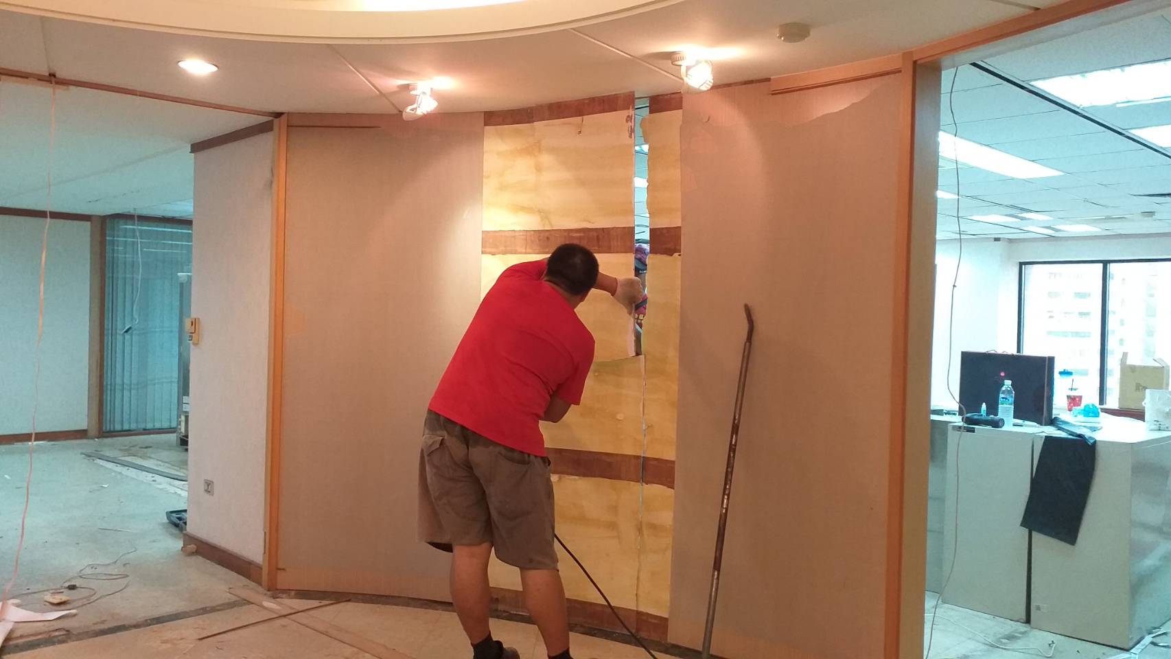 【勁猛工程行】-台中專業的拆除工程公司,拆除工程,中部房屋拆除,裝潢拆除,專業打石,廢棄物清運,百貨