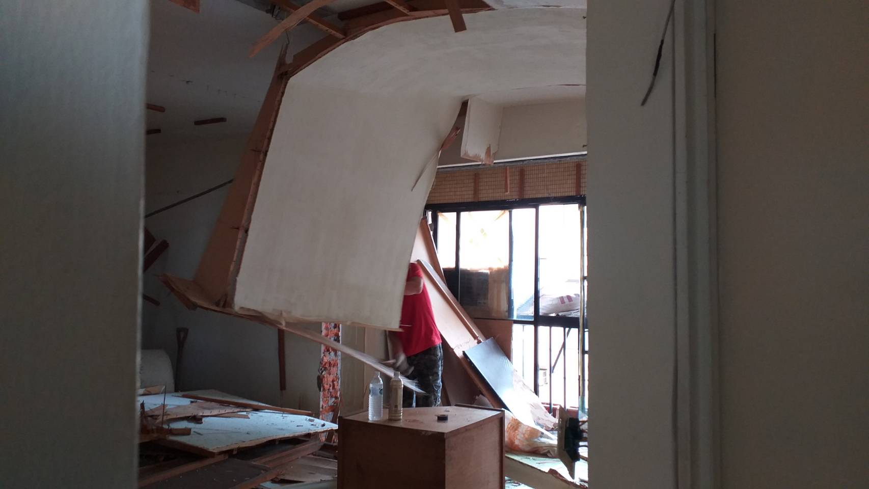 【勁猛工程行】-台中專業的拆除工程公司,拆除工程,中部房屋拆除,裝潢拆除,專業打石,廢棄物清運,百貨