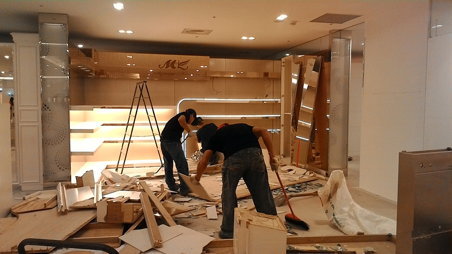 大遠百專櫃拆除