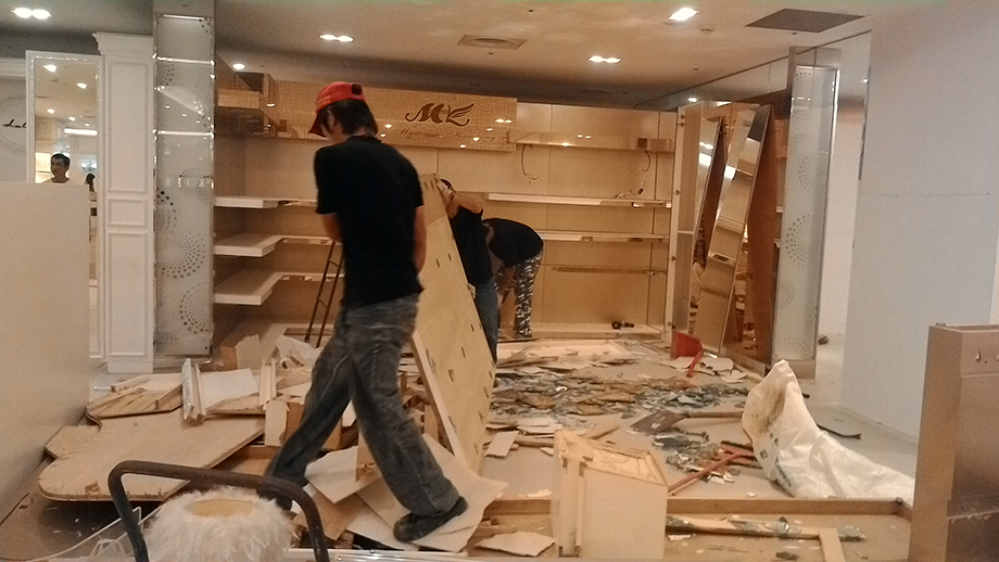 大遠百專櫃拆除