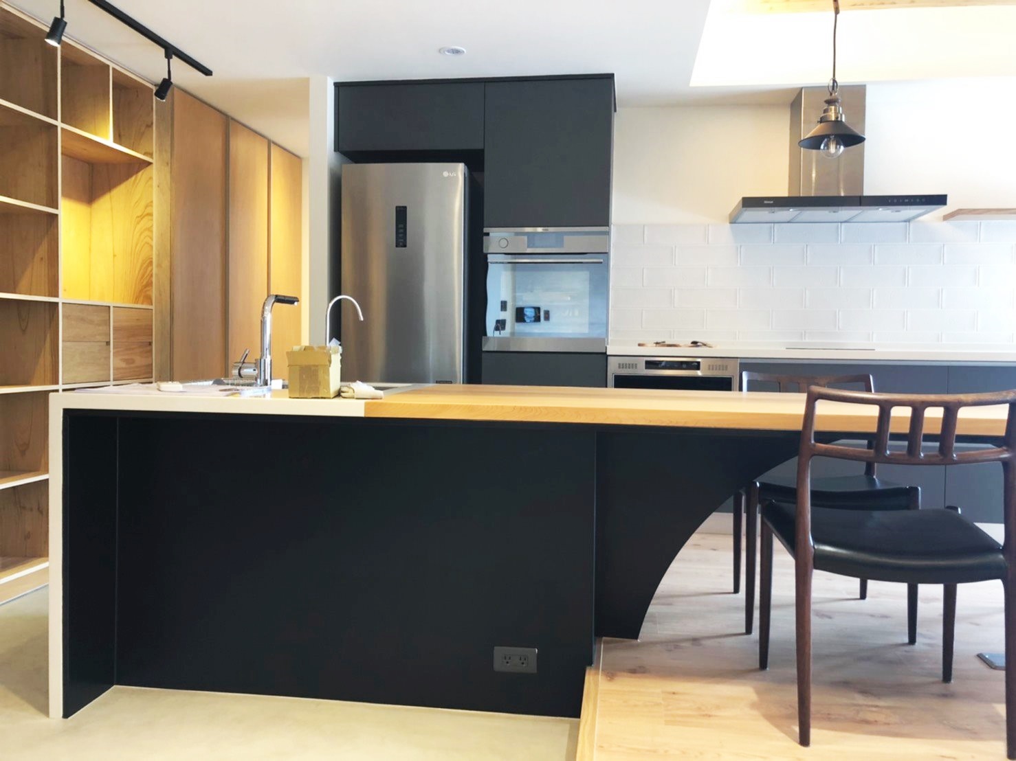 現代工業風廚具設計