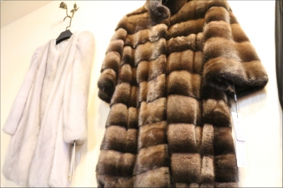 花樣年華皮草服飾批發零售-undefined