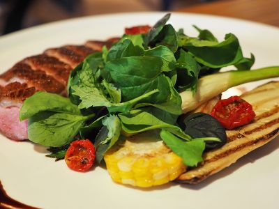 鹽與胡椒餐館-undefined