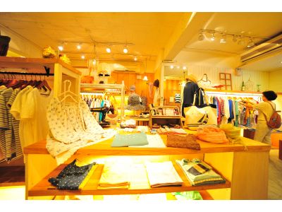 琉璃光服飾-undefined