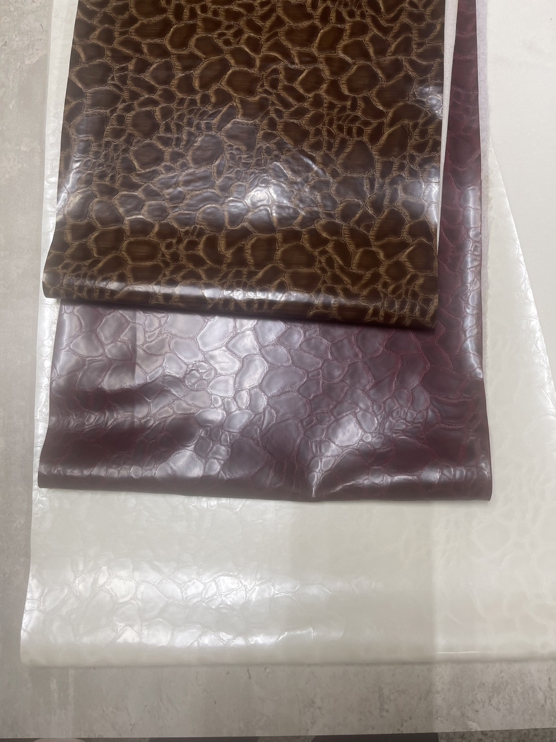 達煜塑膠-專業製造塑膠皮PU、PVC、尼龍布