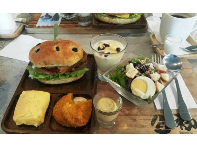 初日輕食館-undefined