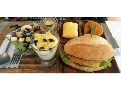 初日輕食館-undefined