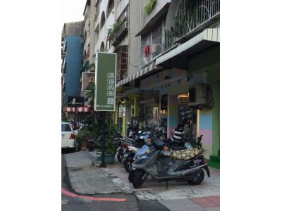 溪邊的樹-undefined