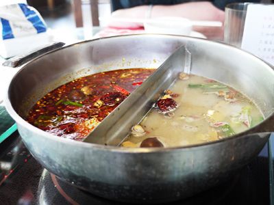 小蒙牛頂級麻辣養生鍋-undefined