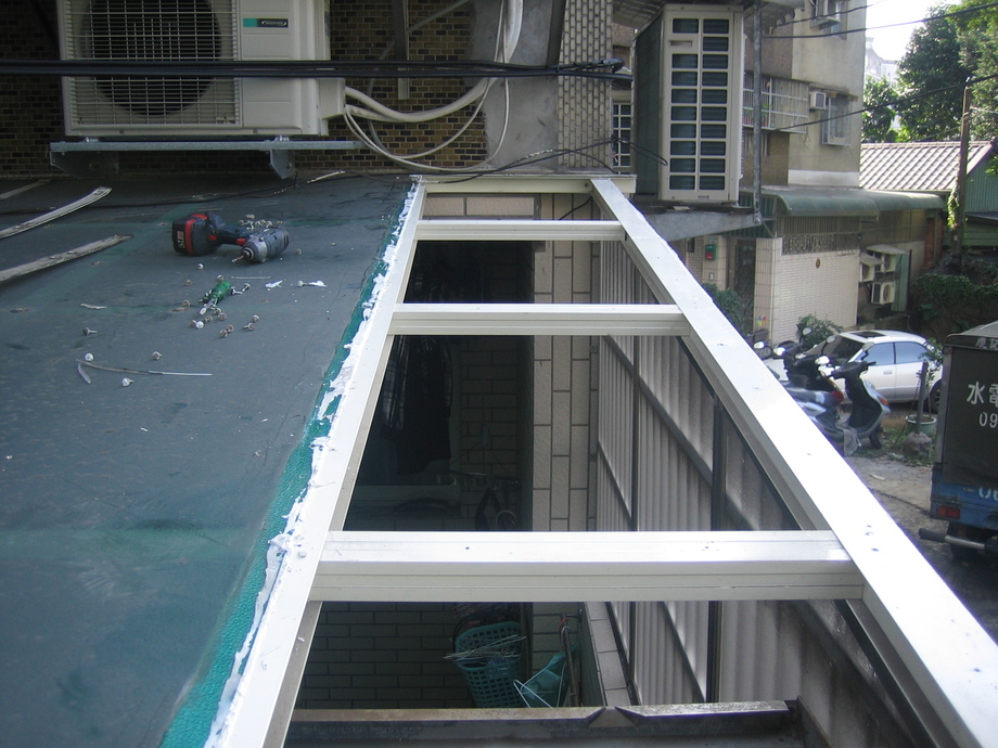 採光罩漏水更新工程