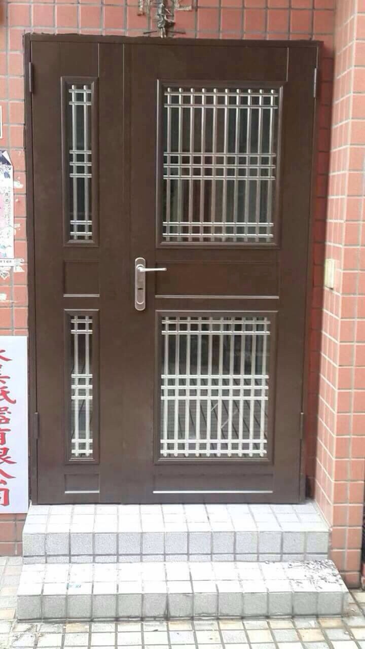 質感咖啡鋼鋁門
