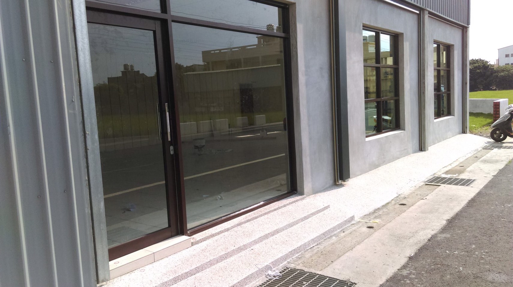 霸氣門面設計~大永鋼鋁門窗.專業丈量