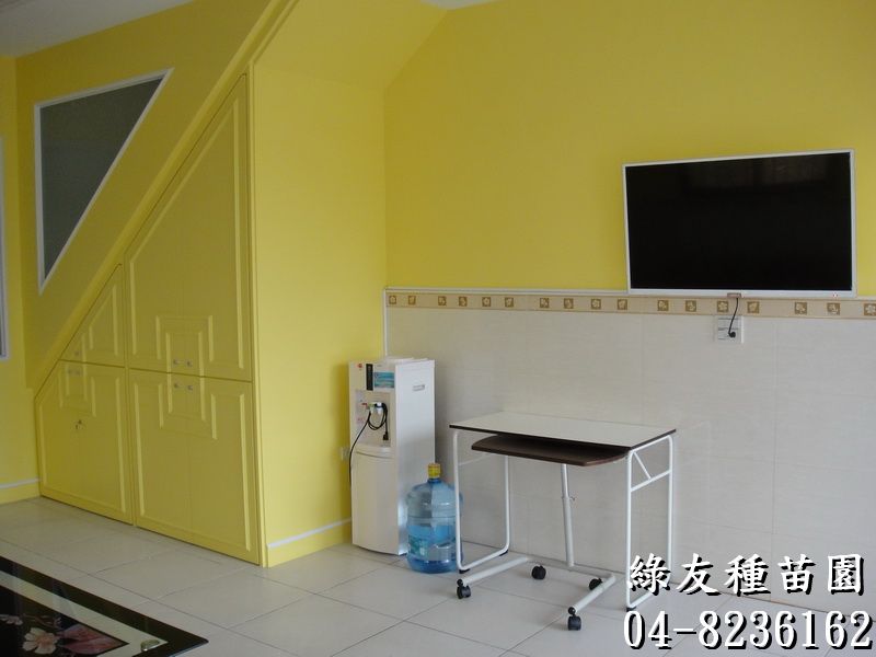 客廳(迎賓室)-電視與設備