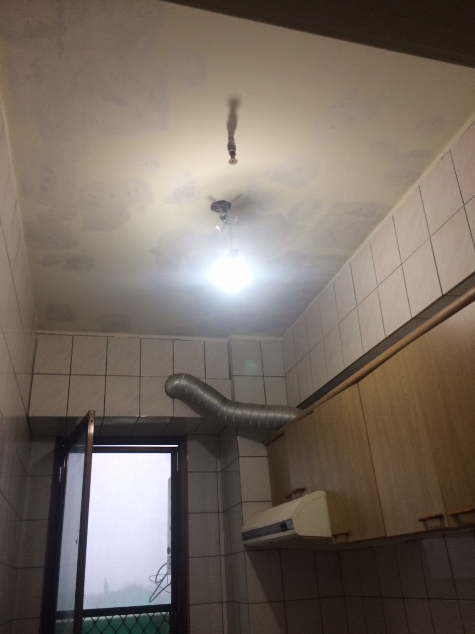 廚房天花板油漆