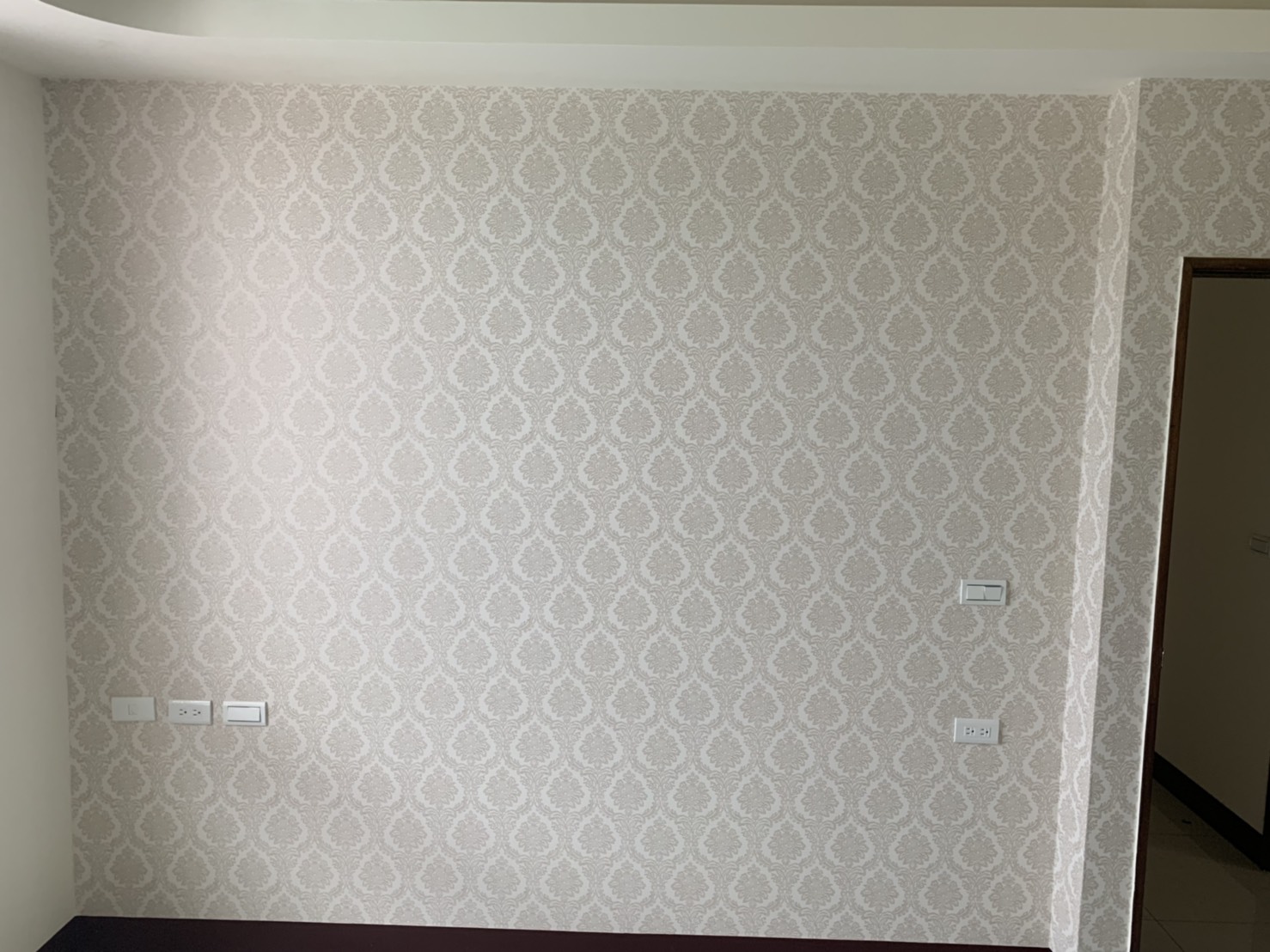 壁紙施工「億泰室內裝潢工程行」