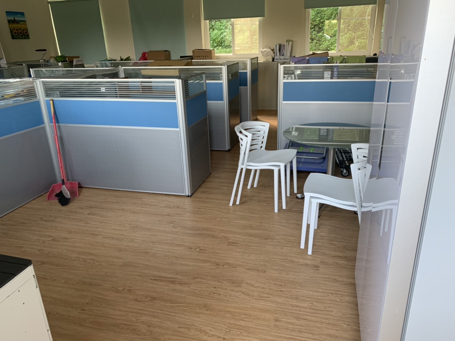 辦公室木紋地磚施工「億泰室內裝潢工程行」