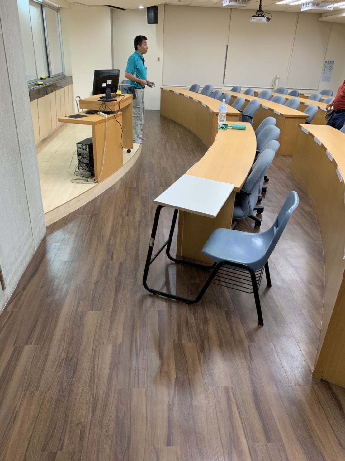 木紋地磚施工「億泰室內裝潢工程行」