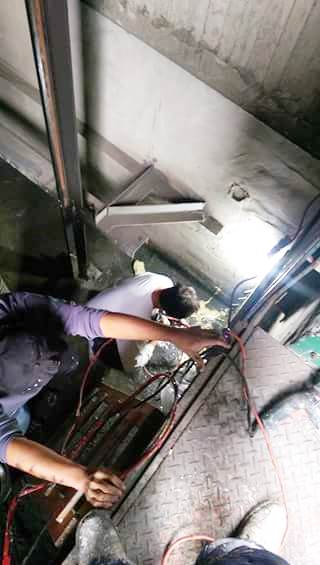 台南仁德工廠貨梯電梯機坑滲漏水，高壓注射打針處理1