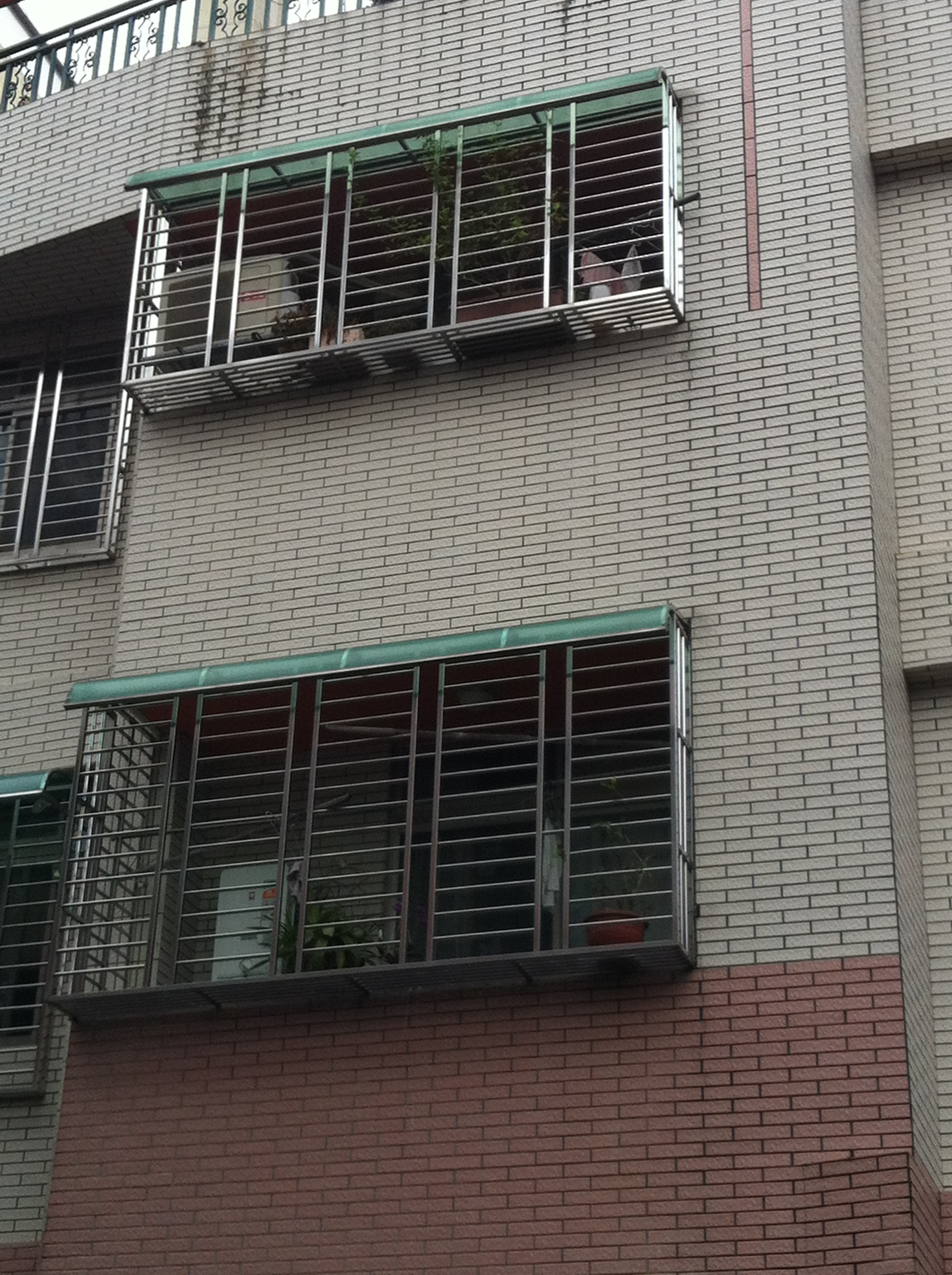 鐵窗