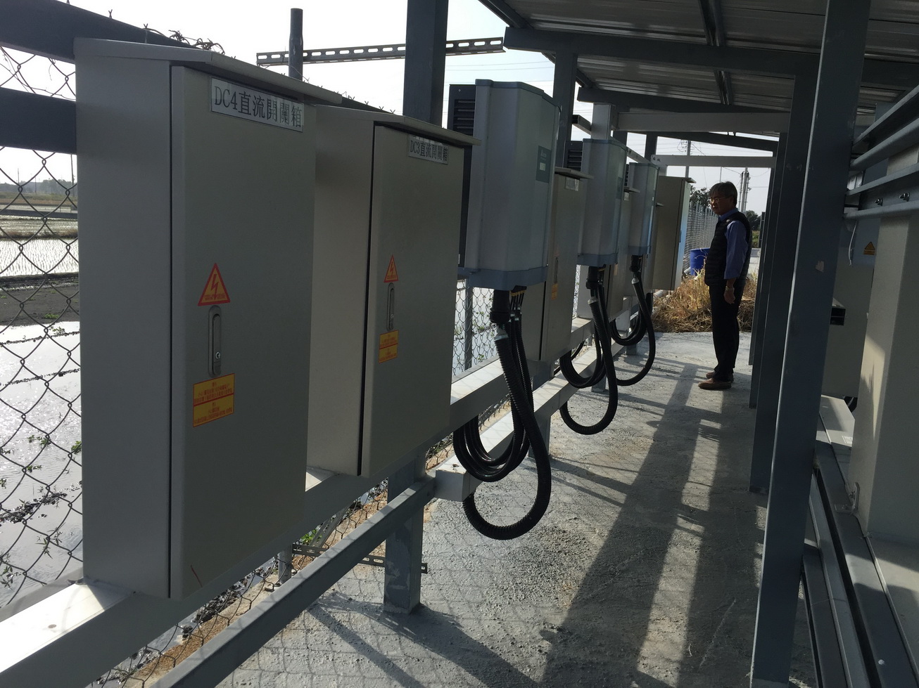 禽畜舍屋頂型太陽能建構-3