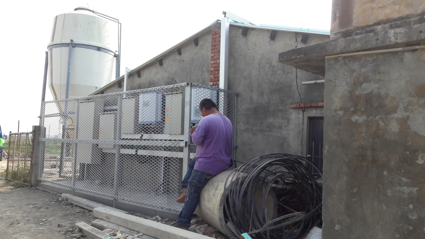 鴨舍屋頂太陽能施工