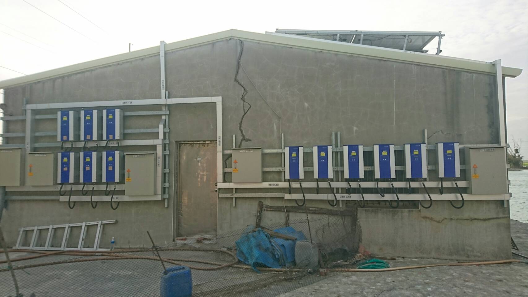 東勢蘇先生鴨舍屋頂太陽能施工-1