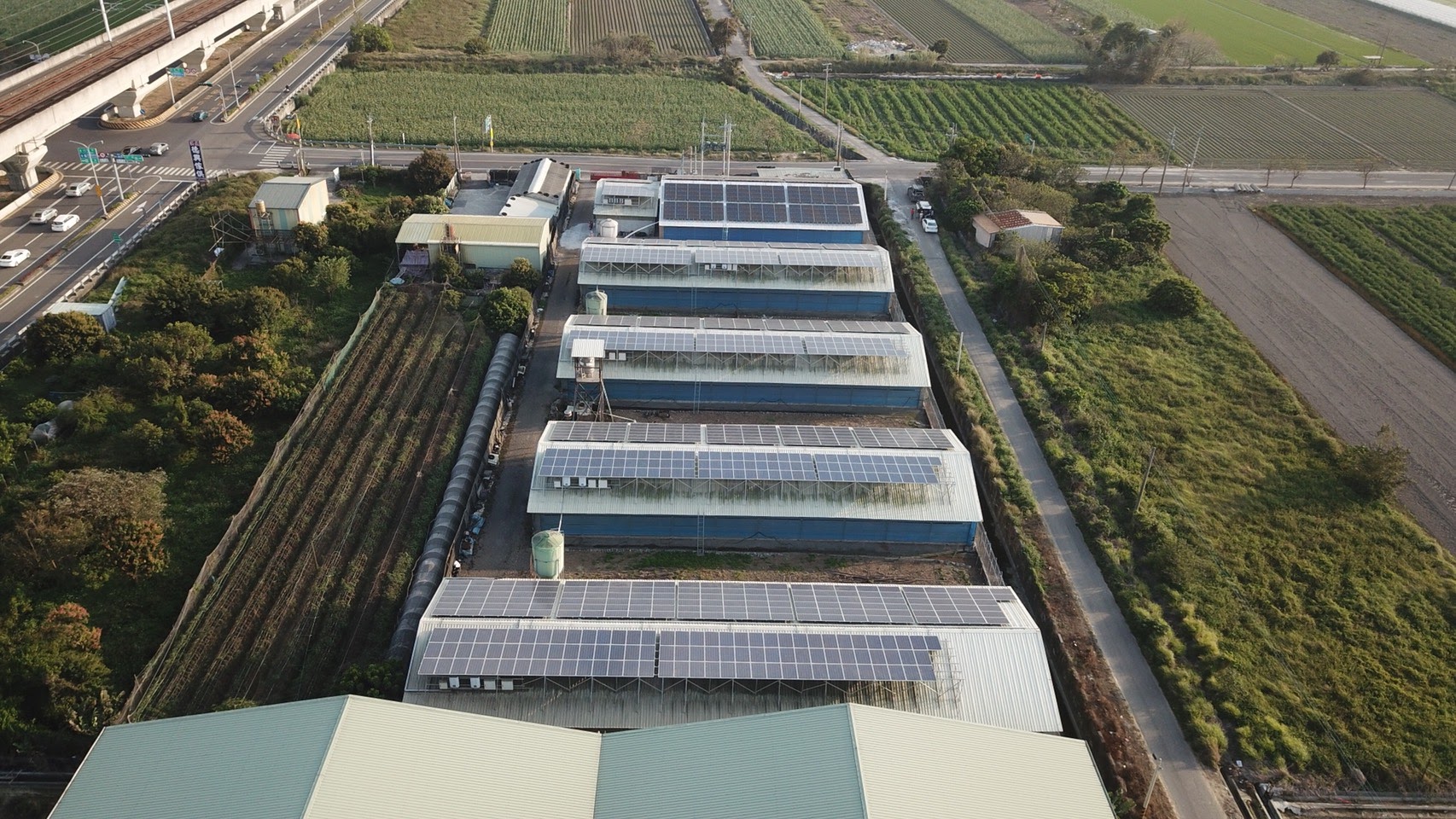 新港溪北雞舍太陽能-1