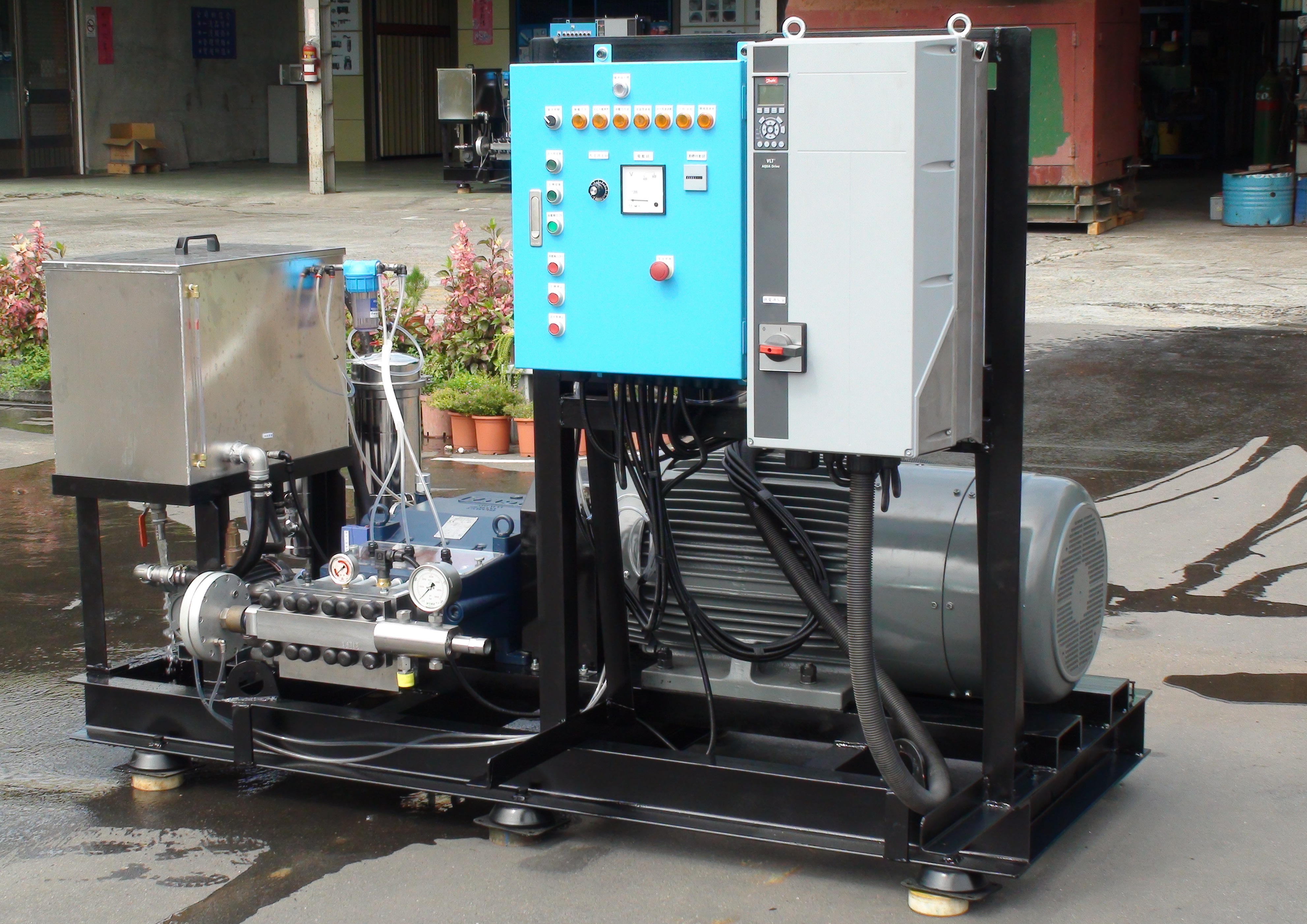 電子業特殊烤漆打除-作業壓力：2800bar