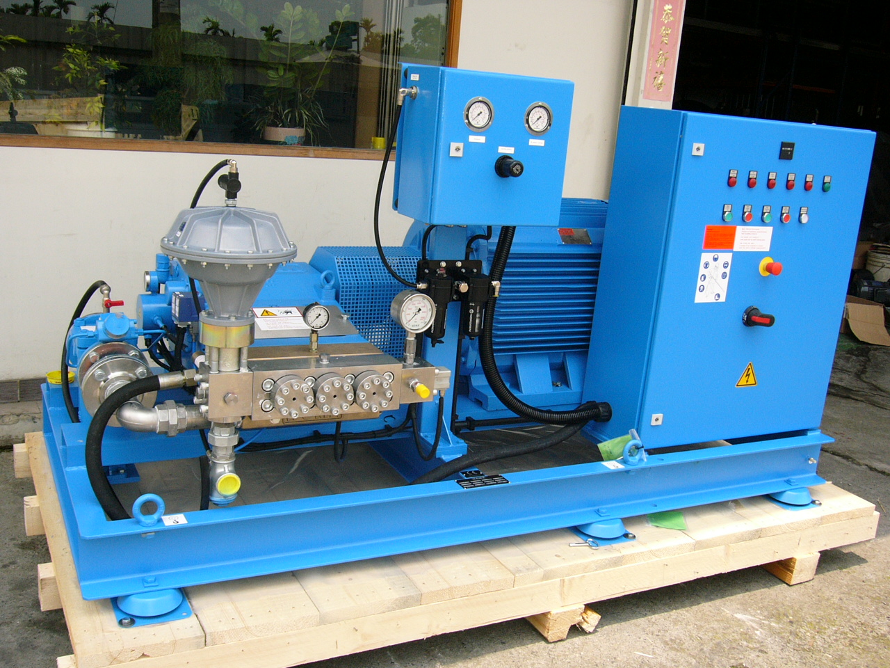 石材廠花崗石打毛-作業壓力：2000