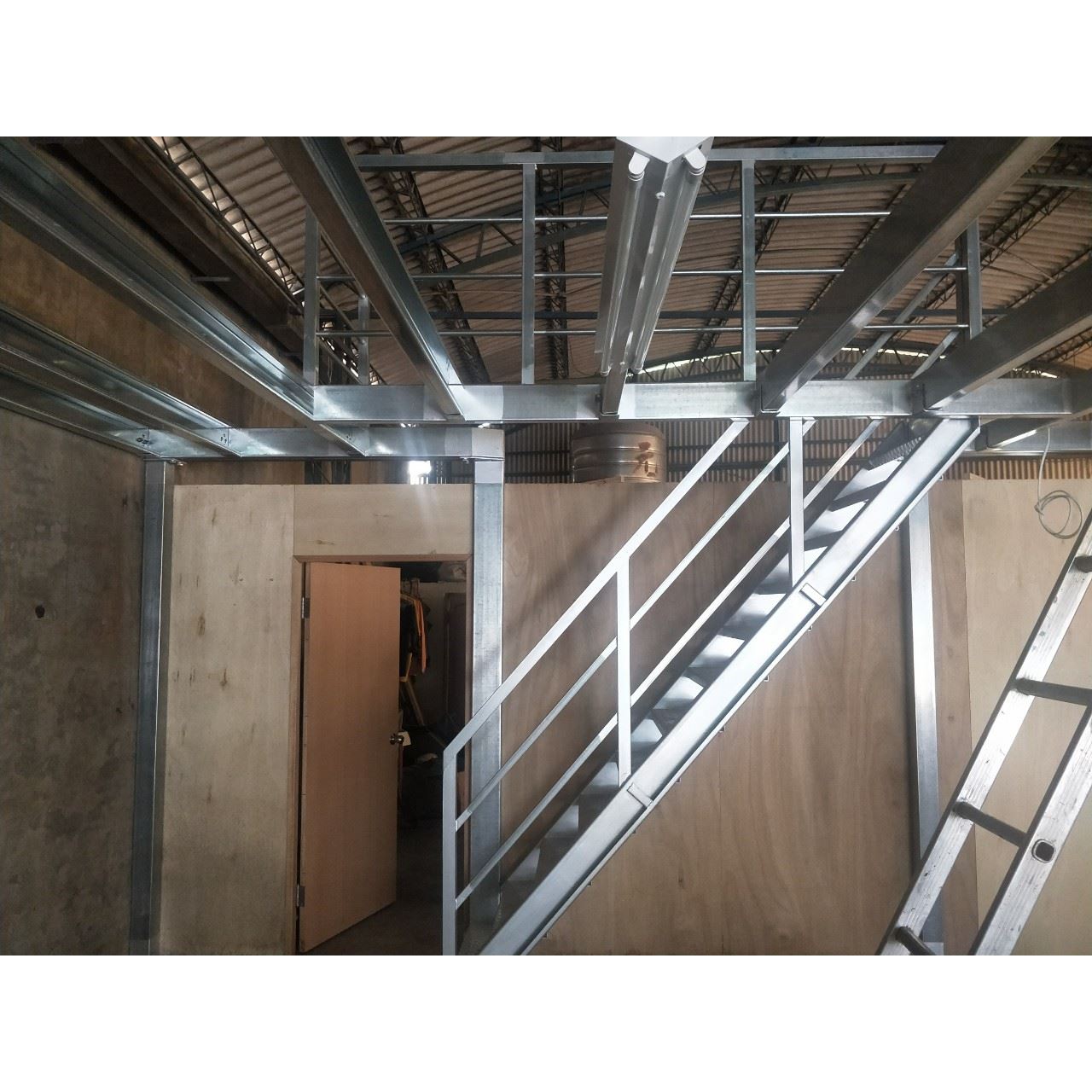 夾層及樓梯工程